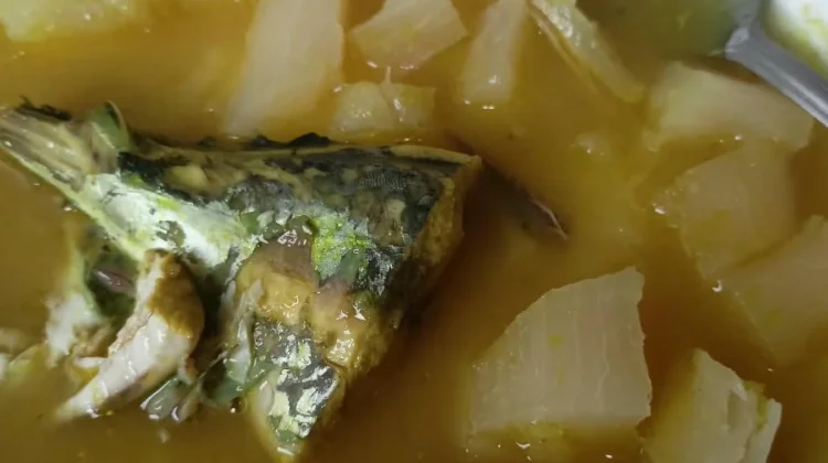 Ubi Rebus dan Kuah Pindang Ikan Tongkol Menggugah Selera