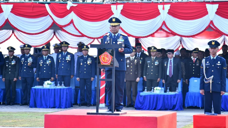 HUT ke-81 TNI di Natuna, Danlanud RSA Pimpin Upacara di Pantai Piwang