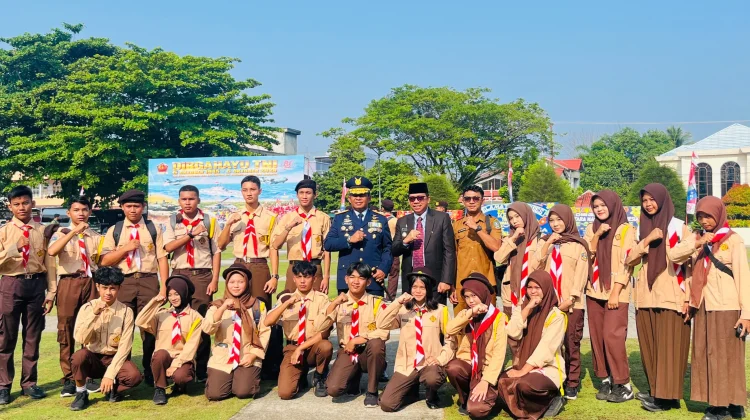 HUT ke-81 TNI, Siswa SMAN 2 Bungtim Ikut Meriahkan Upacara