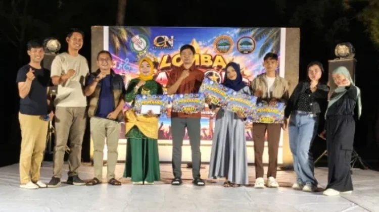 Aulia Sasra Maila, Borong Piala di 2 Kategori Lomba Karoke di Pantai Piwang Ranai