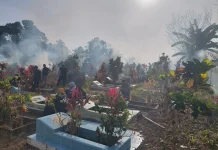 Tradisi Menyambut Ramadhan, Warga Ranai Bersihkan TPU dan Rumah Ibadah