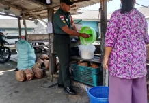 Babinsa Pulau Laut Pererat Silaturahmi