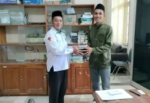 Kemenag Natuna Serahkan Wakaf Al-Qur'an Kepada Dema STAI