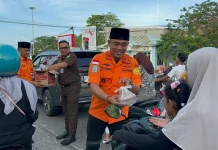 KPP SAR dan Kejari  Natuna Berbagi Takjil