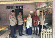 Satbinmas Polres Natuna Salurkan 34  Wakaf Al-Quran