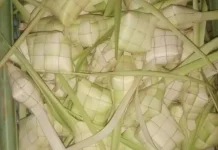 Daun Ketupat Mulai Marak di Jual di Ranai