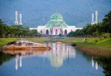 Kemegahan Masjid Agung Natuna: Taj Mahal di Ujung Utara Indonesia