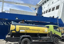 Perumda  Air Minum Tirta Nusa Suplai Air Bersih ke KM Bukit Raya