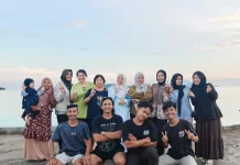 Keluarga Besar Devon Mart Jalan-Jalan ke Kelarik Natuna