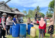 Polres Natuna Distribusikan 160Ton Air Bersih ke Desa