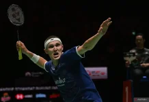 Sang Alien Viktor Axelsen Resmi Gantung Raket