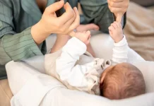 Tips Cegah Stres saat Merawat Bayi Baru Lahir