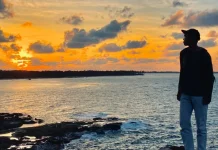 Momen Remaja Natuna Nikmati Sunset di Teluk Buton