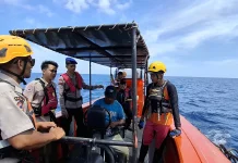Pos SAR Anambas Evakuasi 2 Nelayan  Pompong Mati Mesin di Perairan Anambas