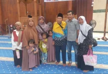 Jamaah Tertua Asal Natuna Berangkat Haji di Usia 80 Tahun