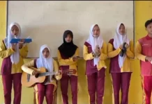 Siswa SMAN 1 Bungtim Tampilkan Musikalisasi Puisi