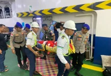 Polres Natuna Bantu Evakuasi Pasien Rujukan