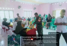 Babinsa Kadur Dampingi Penyaluran Bantuan Pangan