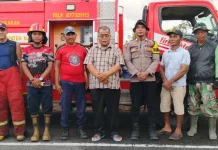 Damkar Natuna Padamkan Kebakaran Lahan Binjai