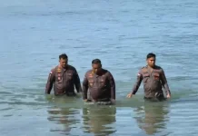 Kapolres Natuna Turun Langsung Cari Korban Tenggelam di Pantai Piwang