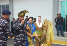 Pangkoarmada I Disambut Adat Melayu saat Kunker di Natuna
