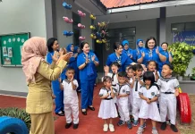 Ketua Gabungan Jalasenastri Koarmada RI Tinjau PAUD dan UMKM di Natuna