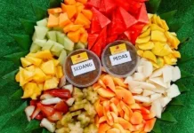 Favorit Ibu Hamil, Ini Manfaat Makan Rujak