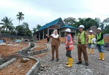Bupati Natuna Tinjau Pembangunan Kampung Nelayan di Cemaga Utara