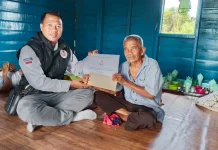 Yayasan Peduli Natuna Perbatasan Salurkan Bantuan untuk Keluarga Nelayan
