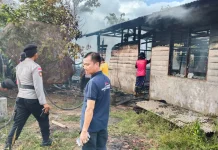 Damkar Natuna Padamkan Kebakaran Rumah dan Gudang di Bandarsyah