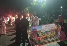 Peserta Lansia Meriahkan Pawai Obor Ranai Darat