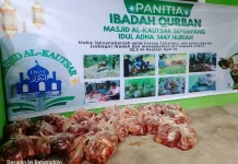 Mesjid Al Kautsar Sepempang Distribusikan Daging Qurban di Lima RT