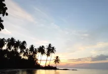 Pesona Senja Pantai Cemaga
