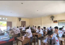 Siswa SMAN 1 Bunguran Timur Jalani Ujian Akhir Semester Genap