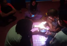Damkar Natuna Bantu Warga Kesulitan Melepas Cincin