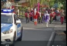 Satlantas Polres Natuna Kawal Pawai Budaya Pelepasan Murid SDN 002 Ranai