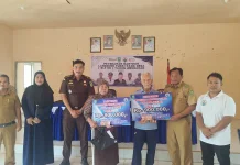 Penyaluran BLT-DD Batu Gajah Didampingi Kejari Natuna