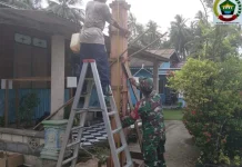 Babinsa Batu Belanak Tingkatkan Komsos Bersama Warga