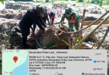 Babinsa Dampingi Pekerja Koperasi Desa