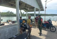 Babinsa Desa CemagaTengah Komsos Bersama Nelayan