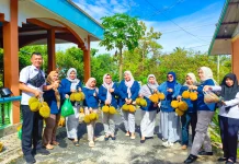 Berburu Durian ke Desa Setengar
