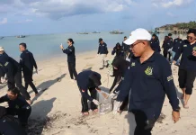 Wakajati Kepri Pimpin Aksi Bersih Pantai Teluk Sahi