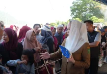 Bupati Natuna Gelar Pasar Murah di Pulau Tiga