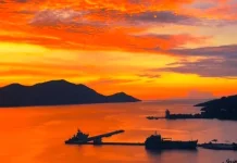 Sunset di Selat Lampa, Pesona Senja yang Memikat Hati