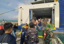 Babinsa Ikut Pengamanan Penumpang KMP Bahtera Nusantara 01