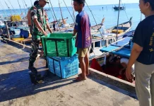 Babinsa Sabang Barat Pererat Silaturahmi Melalui Komsos Bersama Nelayan