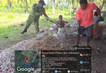 Babinsa Pererat Hubungan dengan Warga