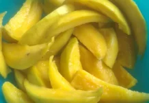 Cara Unik Menikmati Buah Sedek