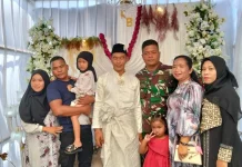 Pererat Silaturahmi, Babinsa Desa Selaut Hadiri Pesta Pernikahan Warga