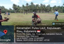 Babinsa Bersihkan Parit Bersama Warga